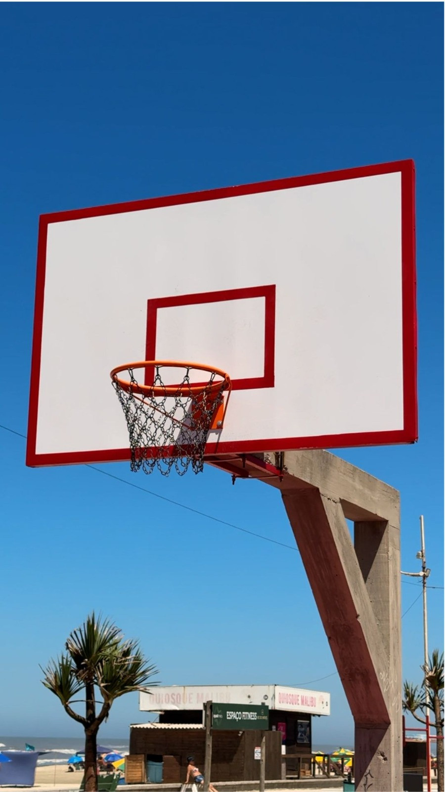 prefeitura-municipal-de-capao-da-canoa-entrega-quadra-de-basquete-revitalizada-na-beira-mar