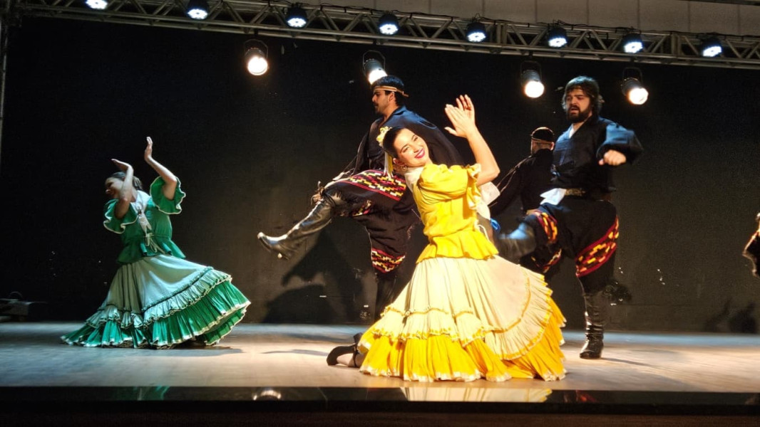 feira-do-livro-fechou-com-show-do-conjunto-os-gauchos