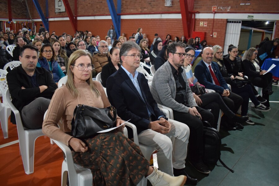 emef-iracema-vizzotto-realizou-conferencia-nesta-segunda-feira-02-com-a-presenca-do-prefeito-amauri