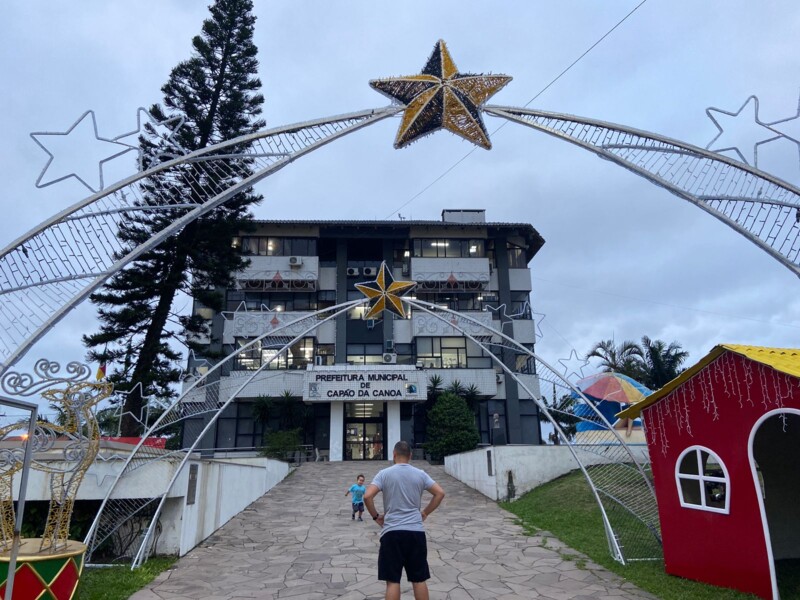 prefeitura-conclui-instalacao-da-decoracao-de-natal