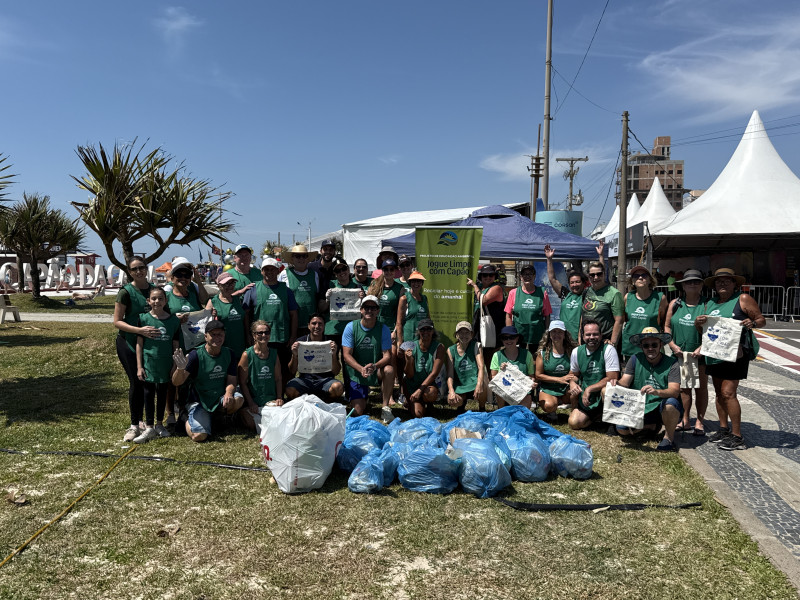 mutirao-de-limpeza-na-beira-mar-recolhe-mais-de-20kg-de-residuos