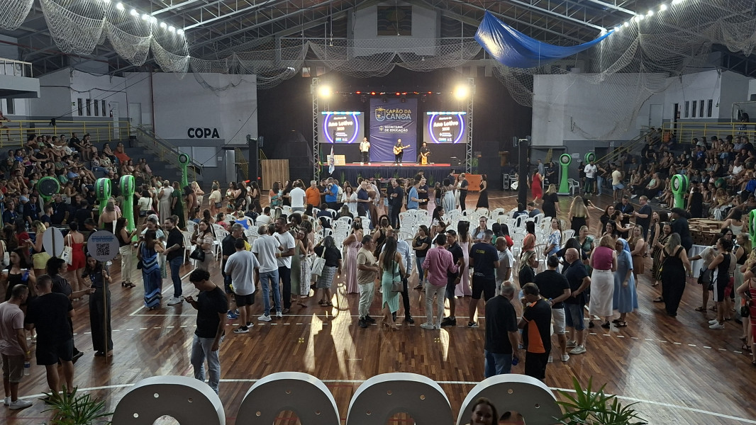 abertura-oficial-do-ano-letivo-2026-reuniu-cerca-de-2-mil-servidores-da-educacao-em-capao-da-canoa
