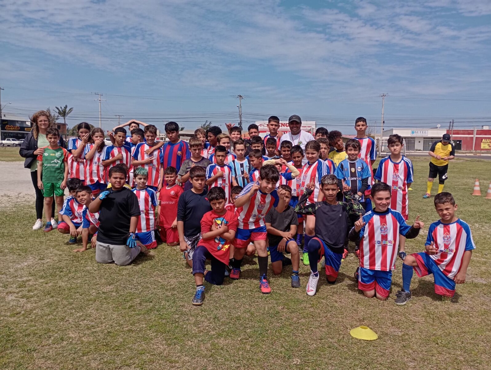 Projeto Cidadania e Educação - Escolas de Futebol IV.jpeg