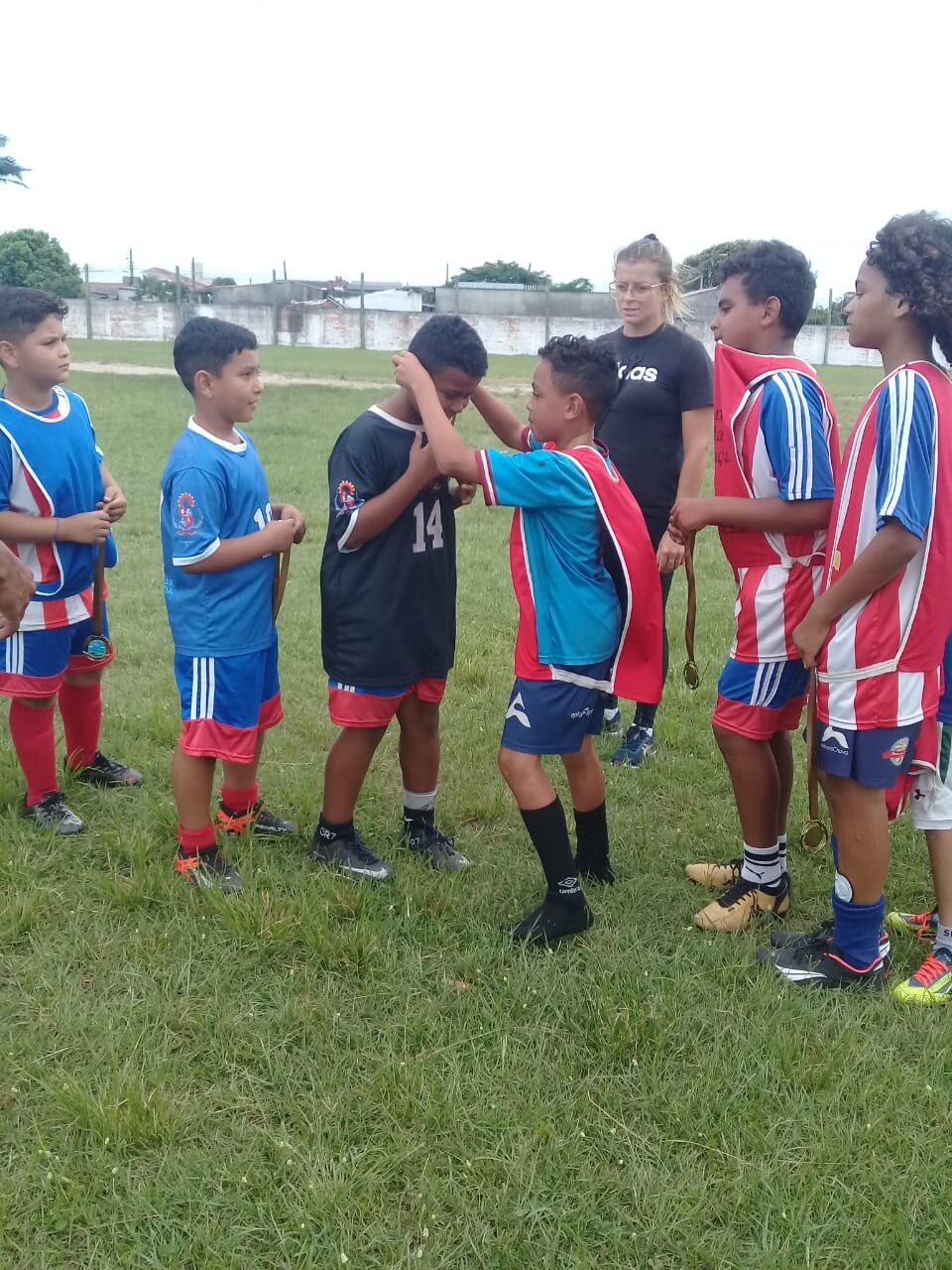 Projeto Cidadania e Educação - Escolas de Futebol VI.jpeg