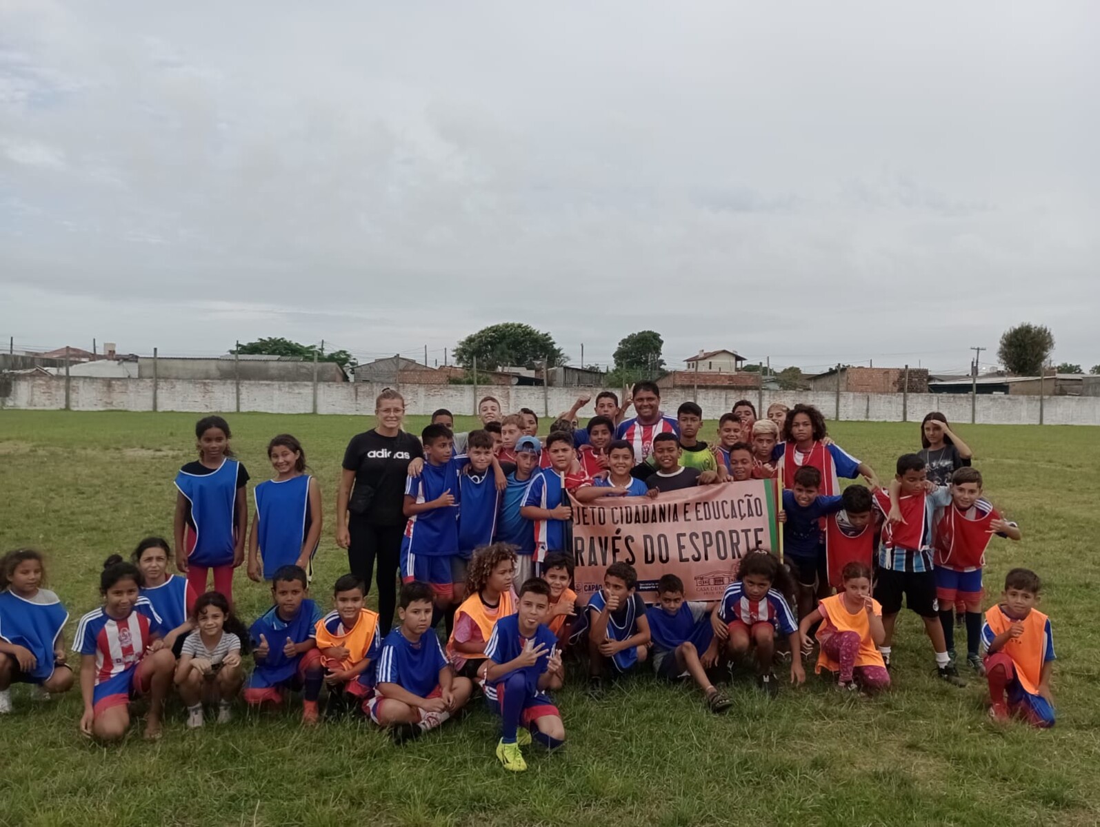 Projeto Cidadania e Educação - Escolas de Futebol V.jpeg