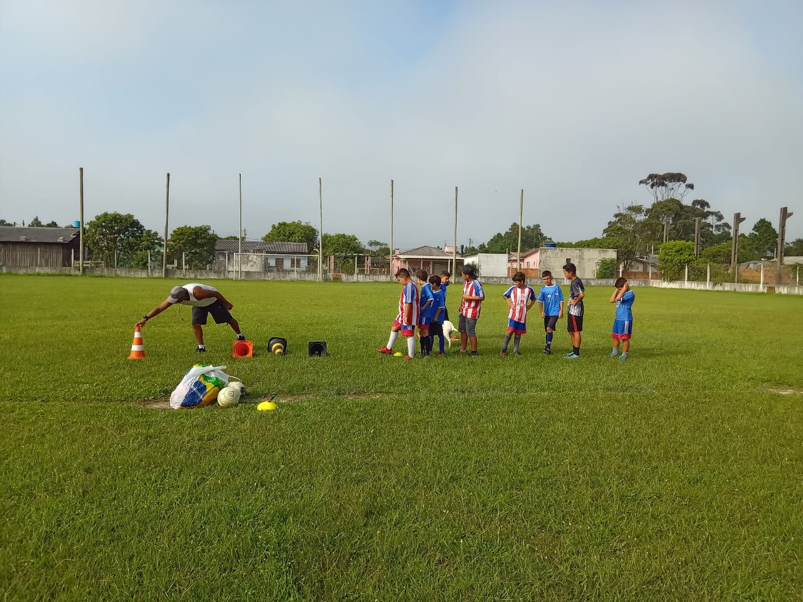 Projeto Cidadania e Educação - Escolas de Futebol XI.jpeg