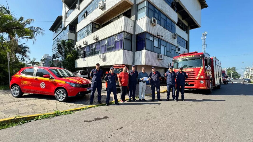 municipio-faz-entrega-de-veiculo-para-corpo-de-bombeiros