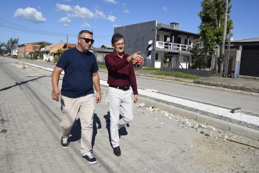 prefeito-e-secretarios-vistoriam-obras-em-andamento