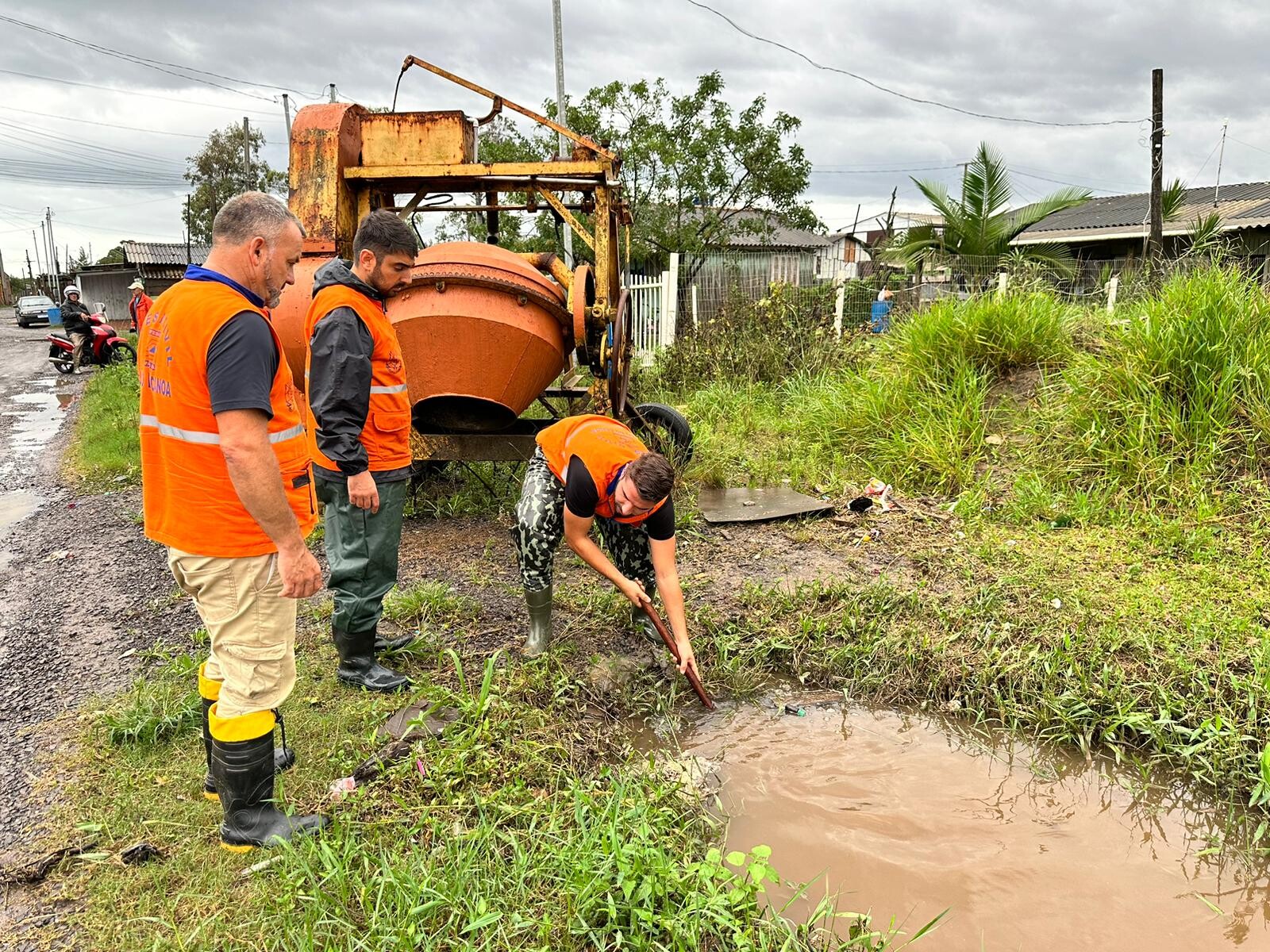 Equipe Prefeitura - Acao fortes chuvas I.jpeg