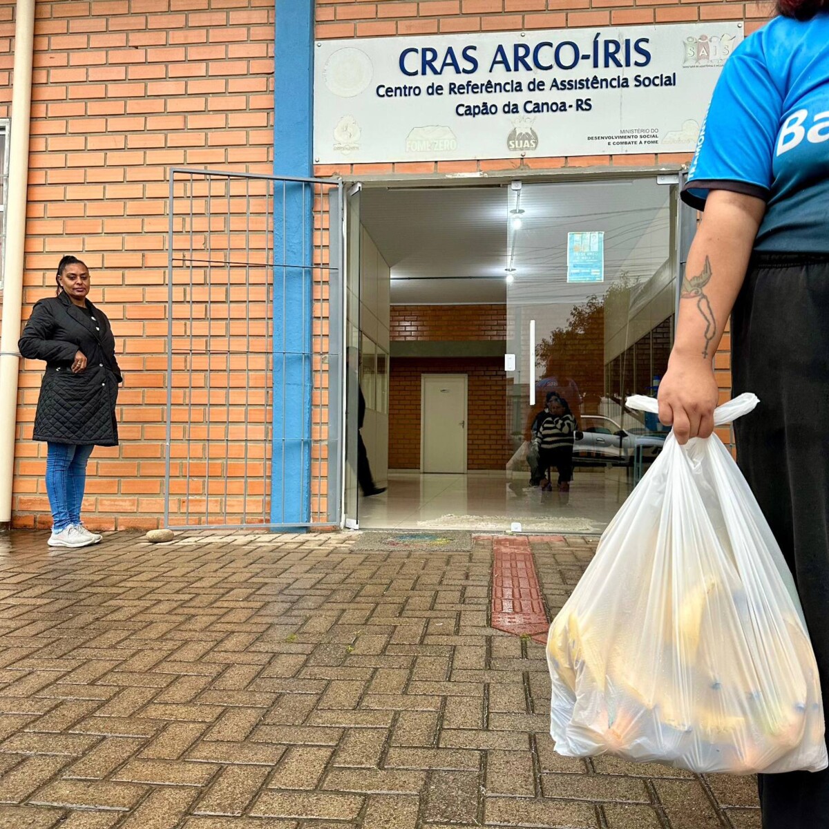 cestas-de-frutas-e-verduras-do-paa-sao-entregues-no-cras-arco-iris