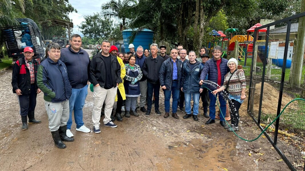 nova-rede-de-agua-da-corsan-e-entregue-no-distrito-de-arroio-teixeira